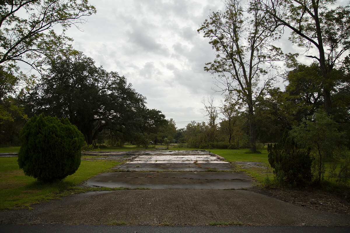 Duke University Press - Ghostly Desires