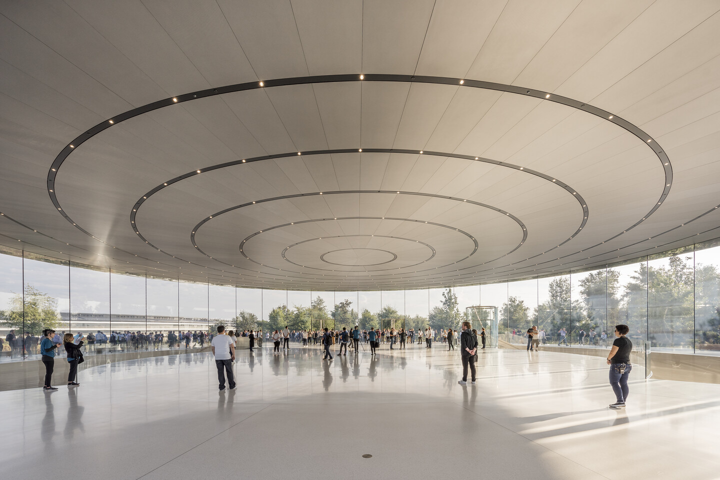 Intip Yuk Megahnya Steve Jobs Theater!