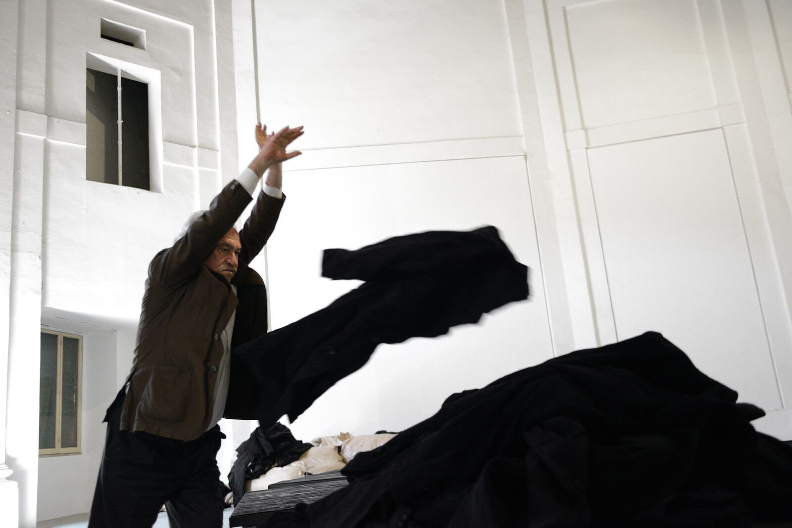 Jannis Kounellis Announcements e flux