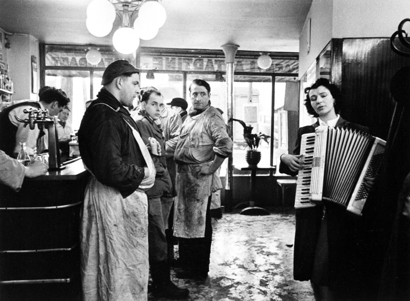 アート・デザイン・音楽 DOISNEAU PARIS Amazon | Robert Doisneau Paris | Doisneau, Robert