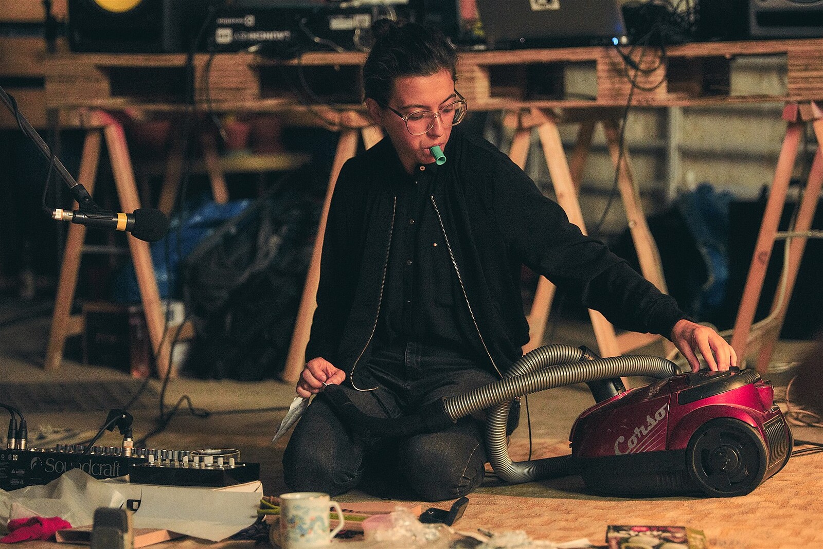 Bar Laika by e-flux Satellite 4:<em>&nbsp;</em>Lucie Vítková&nbsp;and Voice Training (Jaclyn Miller)
