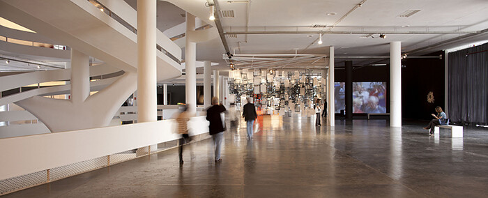 31st Bienal Bienal de São Paulo (2014) - Book by Bienal São Paulo