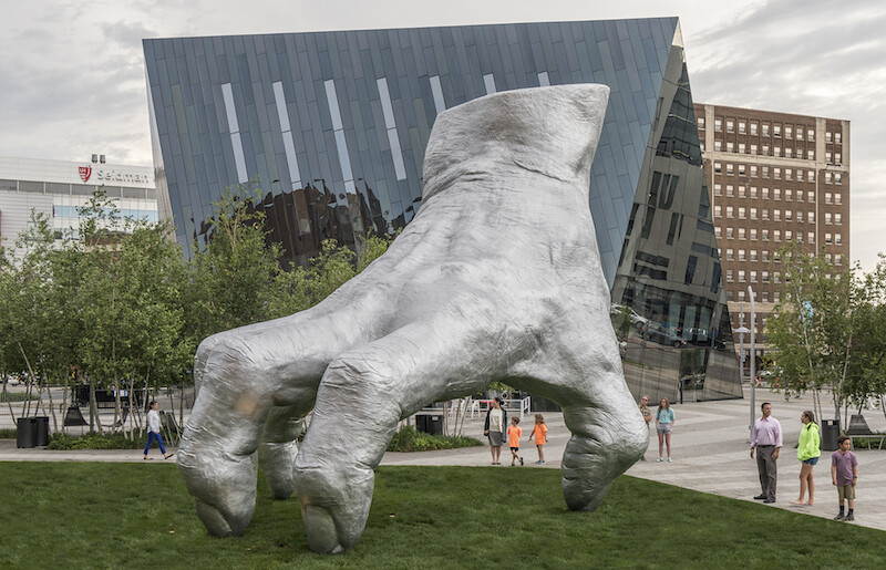 Mysterious cone-headed sculpture appears at Uptown intersection – 'Take me  to your potholes', Arts