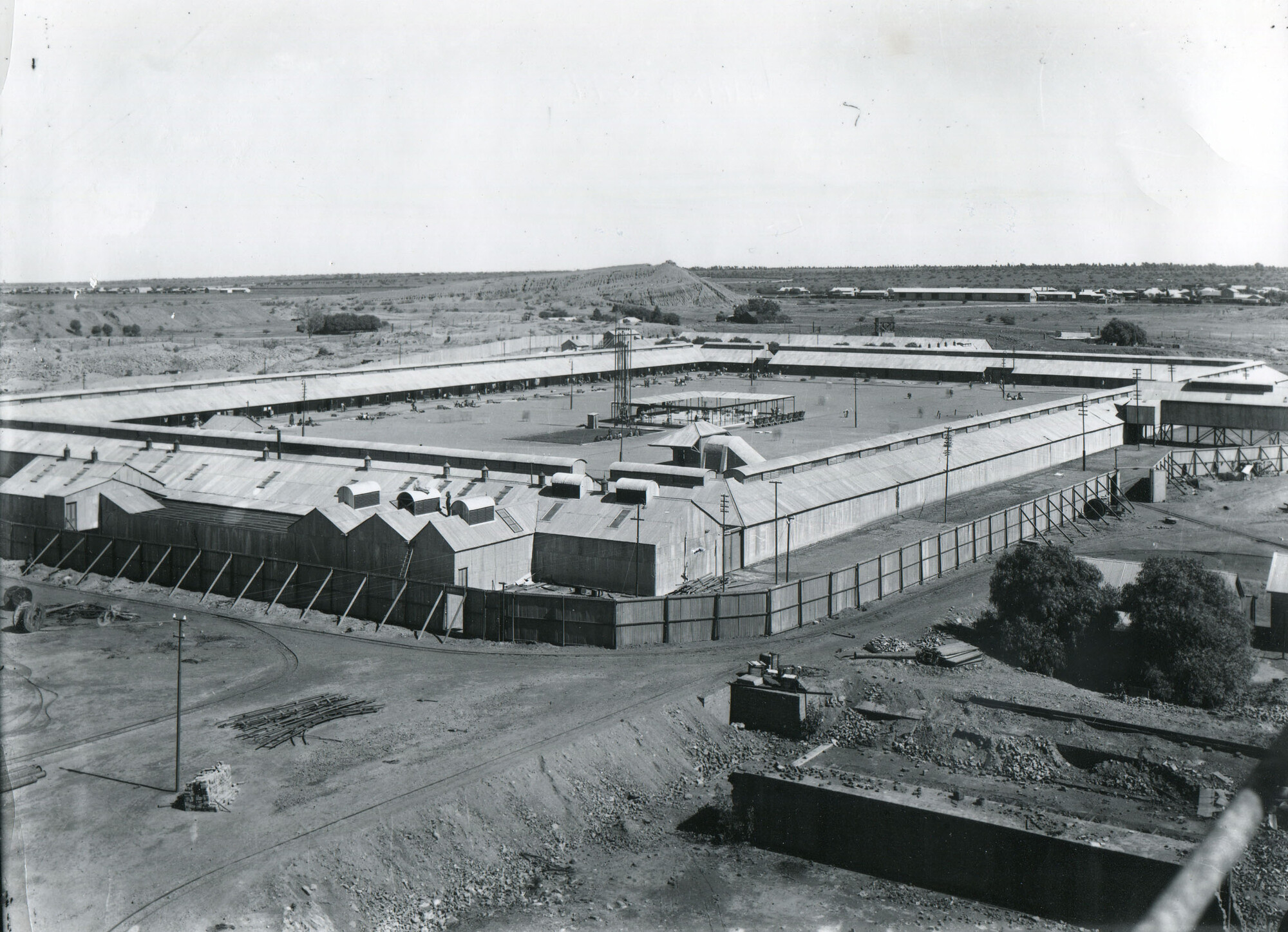 The Bultfontein compound in Kimberley, South Africa, was built in 1889 by De Beers and housed approximately 5,000 workers. Bultfontein mine compo